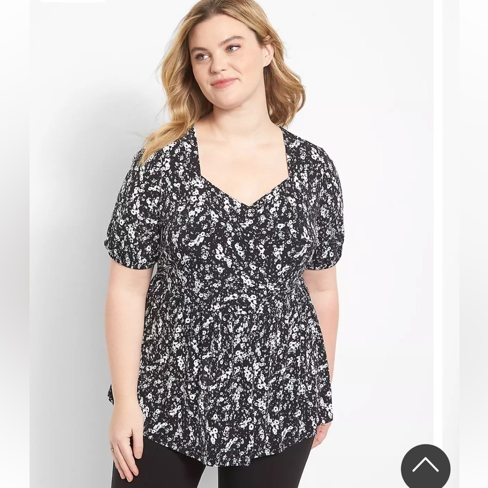 Lane Bryant Black White Floral Puff Sleeve Sweetheart-Neck Surplice Peplum Top